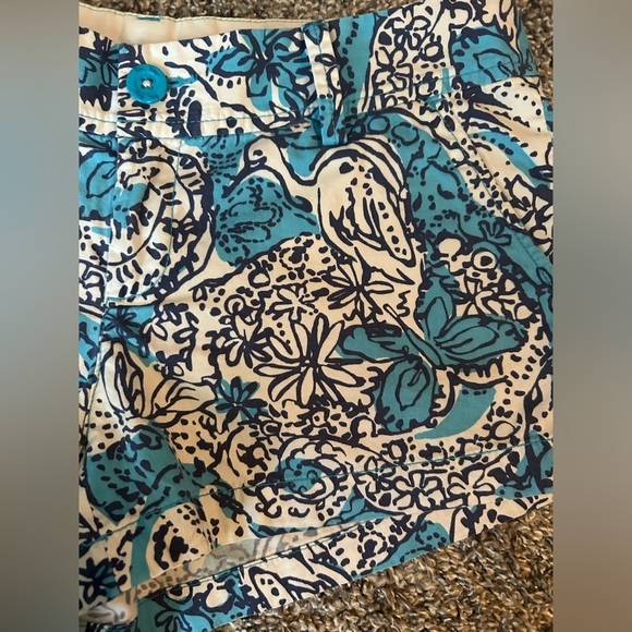 Lilly Pulitzer bright blue tropical patterned the Walsh shorts size 8 - Picture 2 of 9